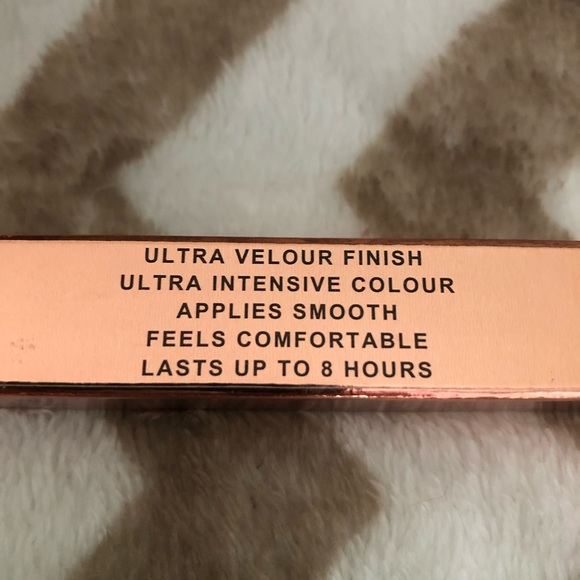 Revolution Ultra Velour Lip Cream - Picture 6 of 6